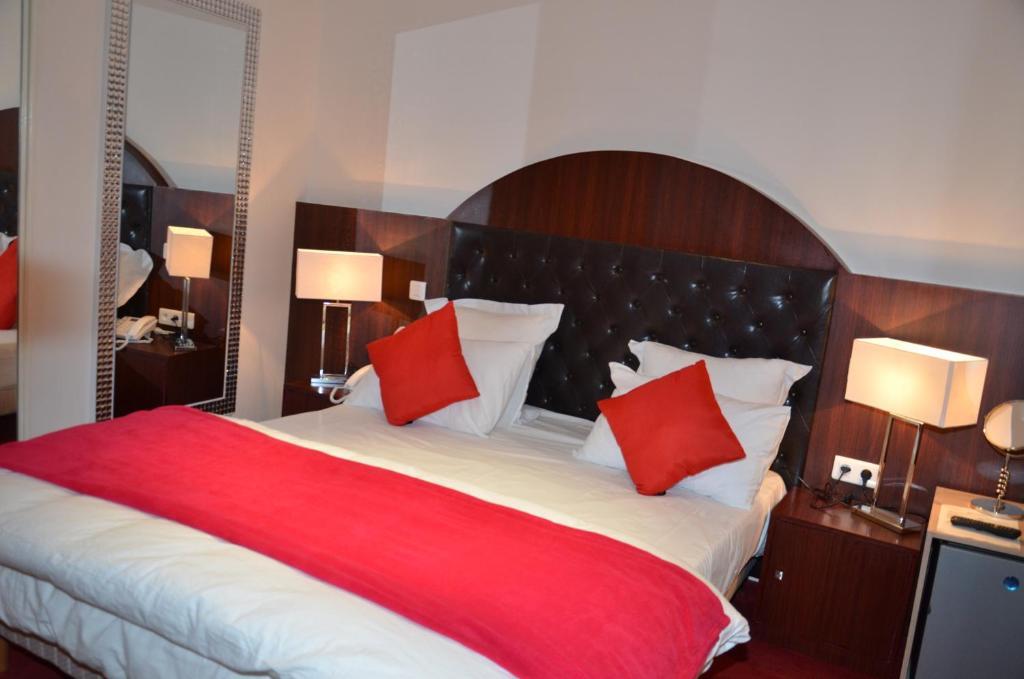 Hotel Regina Montmartre Paris Room photo